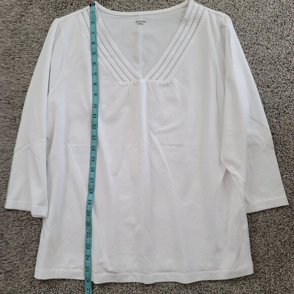 Ladies St Johns Bay V-neck White Shirt large New with Tag! - Picture 9 of 12